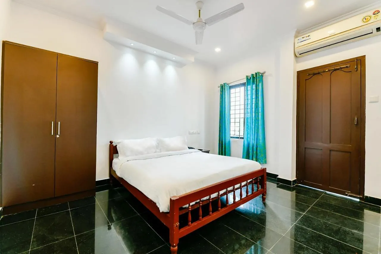 Spot On 39480 Vattekad Tourist Home Kakkanad 3*, Kochi